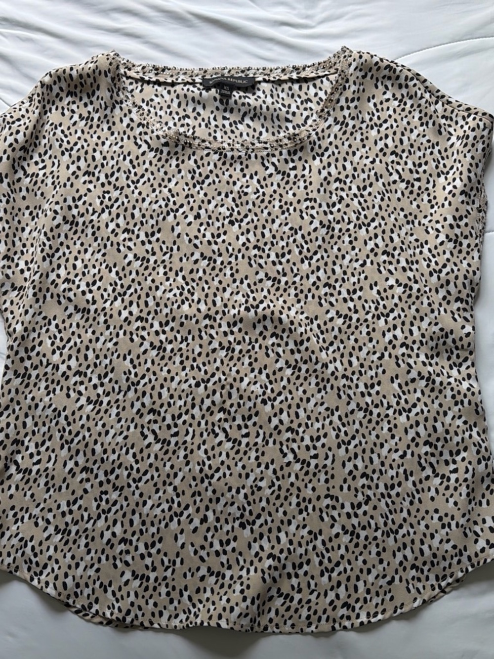 Banana Republic Beige and Black Spotted Short Sleeve Blouse